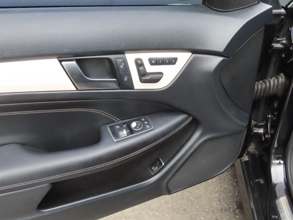 Mercedes Benz C Class 2013 Negro - Importación desde Corea - HF Imports Iquique - Foto 10