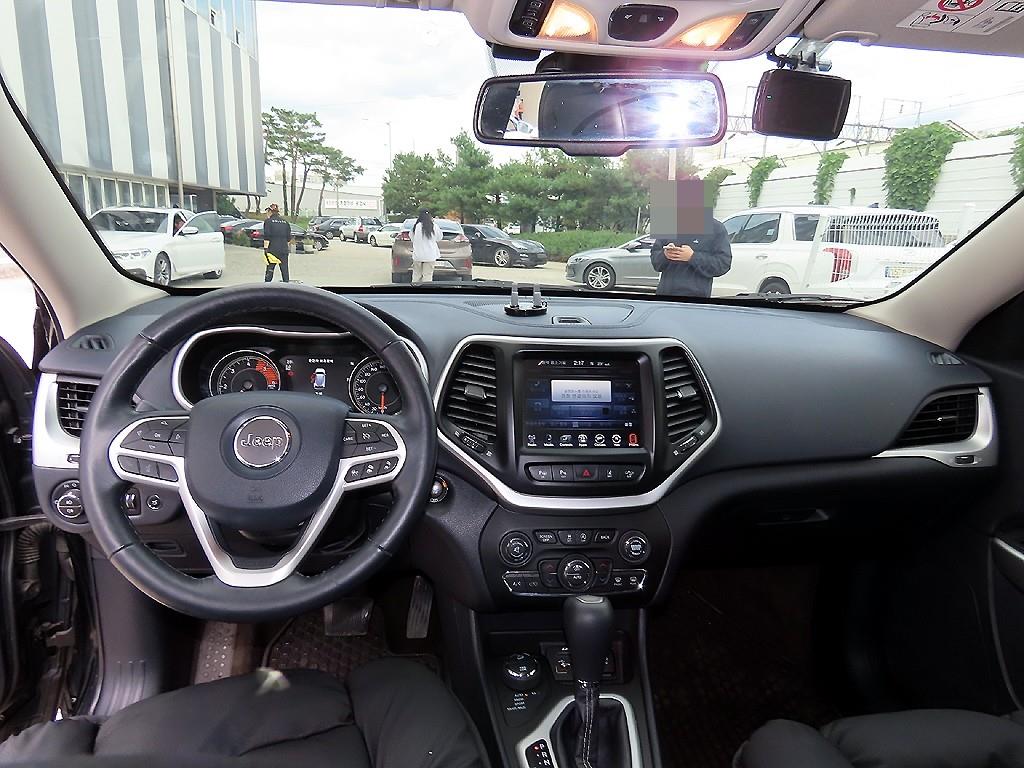 Jeep Cherokee - Vista 7