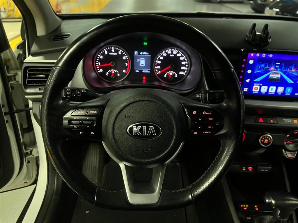 KIA Stonic 2018 Blanco - Importación desde Corea - HF Imports Iquique - Foto 18