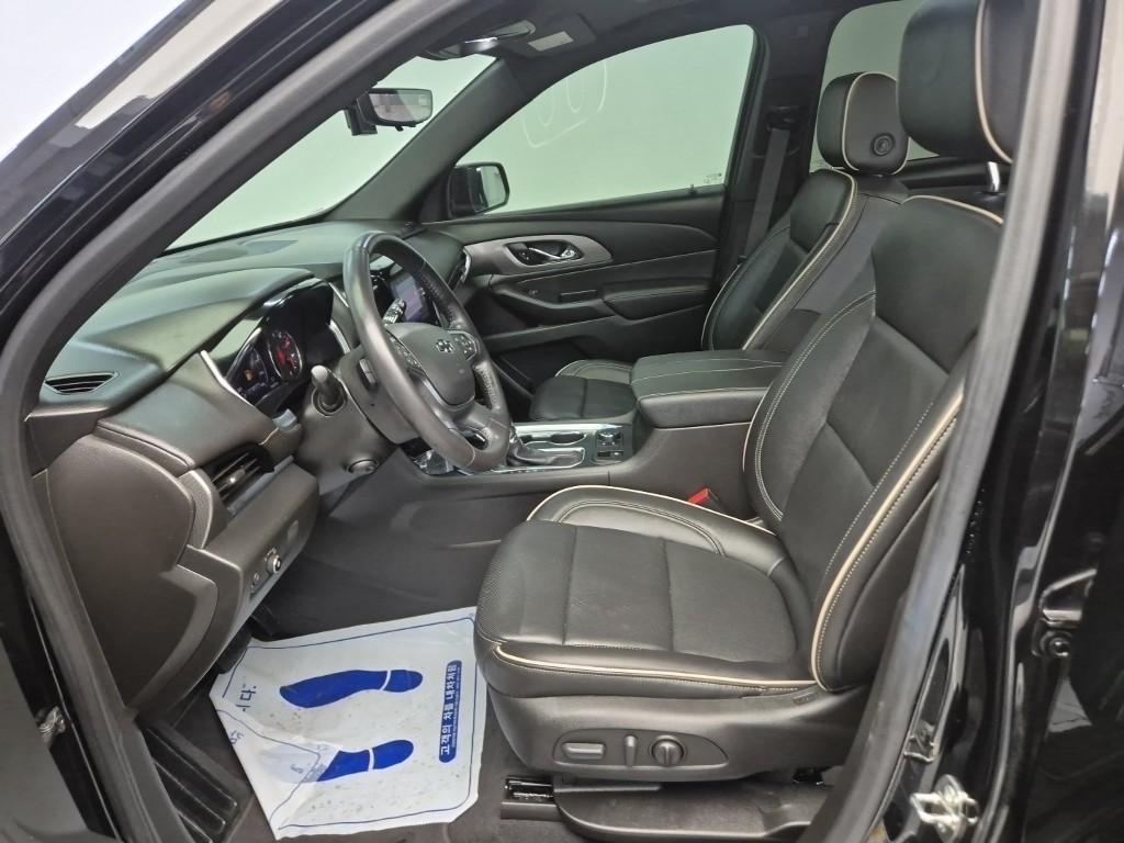 Chevrolet Travers - Vista 11