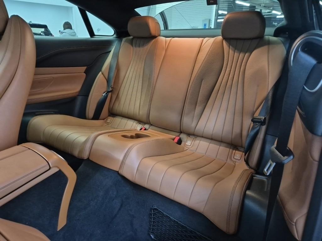 Mercedes Benz E class - Vista 12