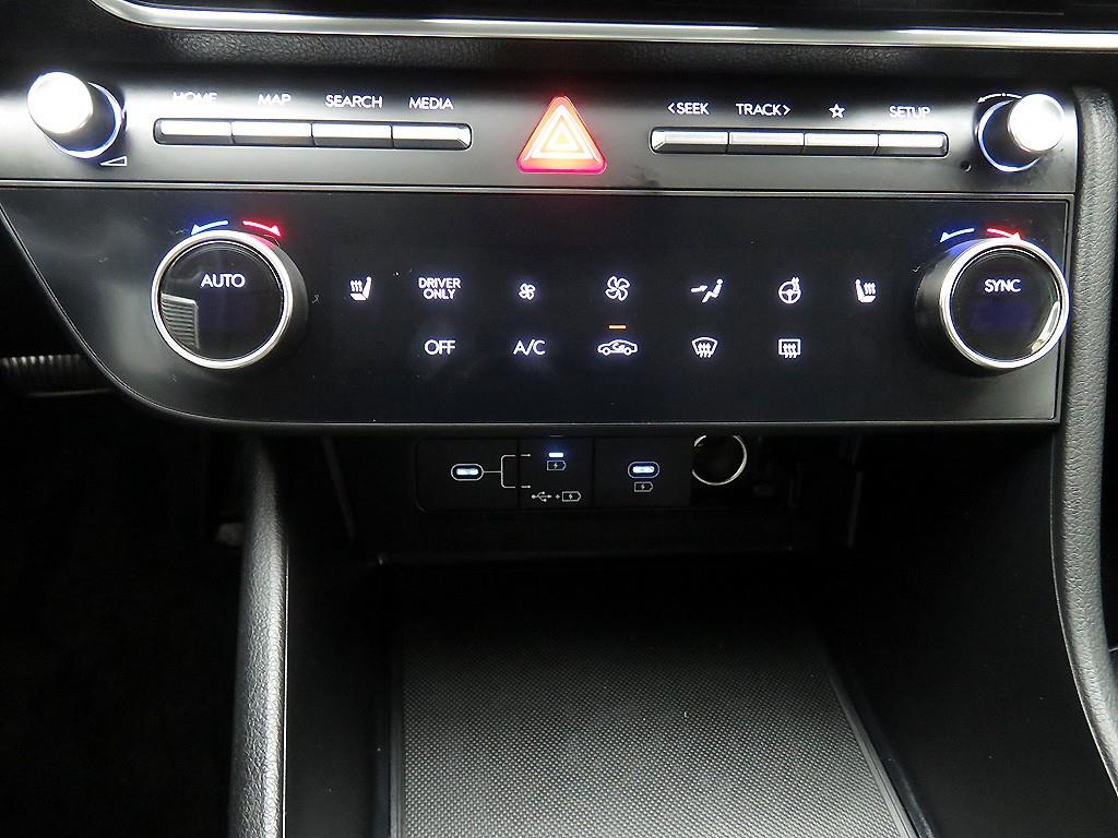 HYUNDAI Sonata - Vista 12