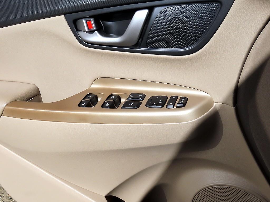 HYUNDAI Kona - Vista 12