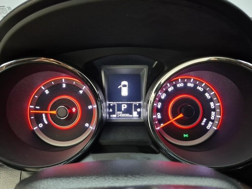 Ssangyong Tivoli - Vista 5