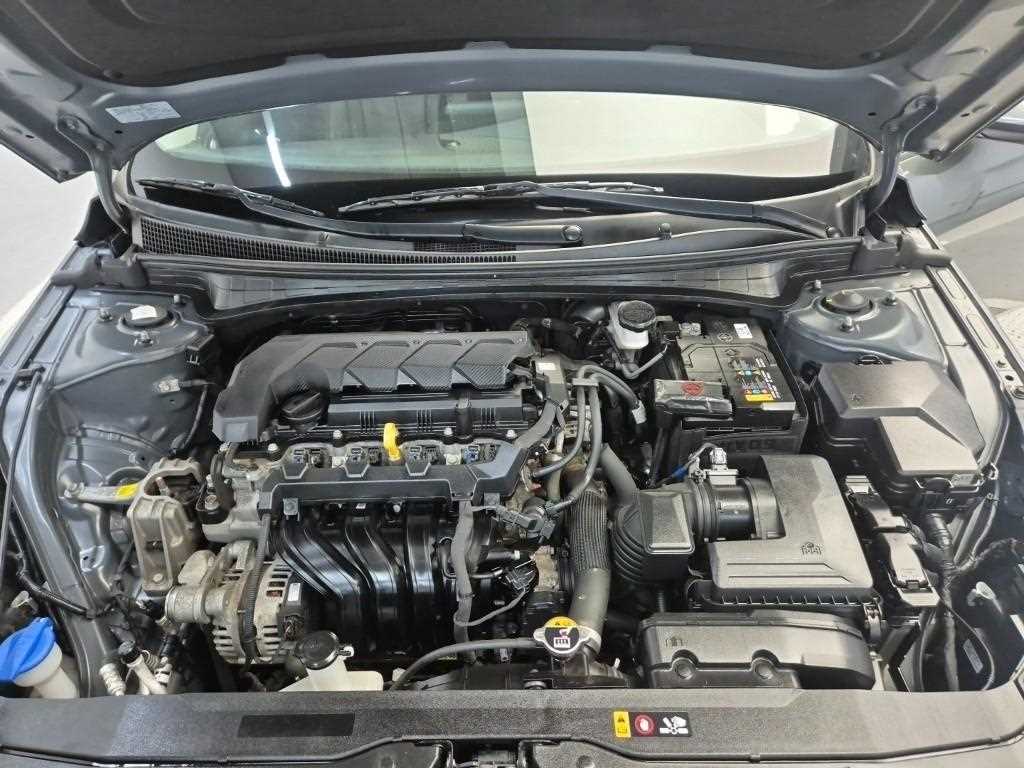 HYUNDAI Avante - Vista 5