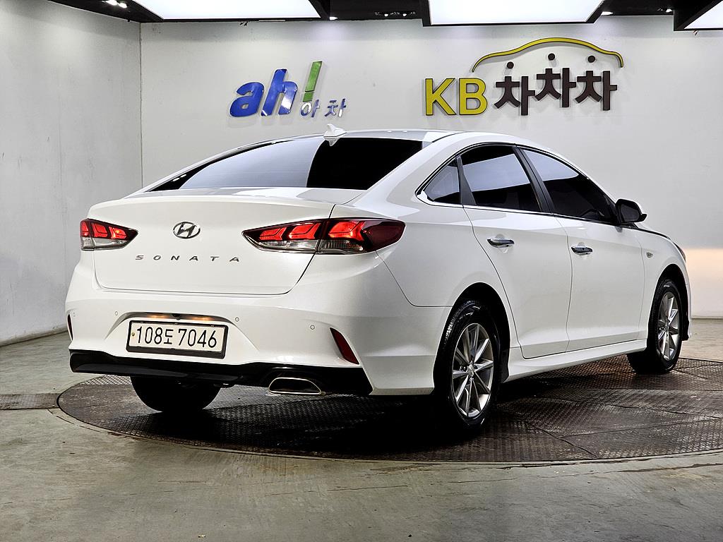 HYUNDAI Sonata - Vista 4