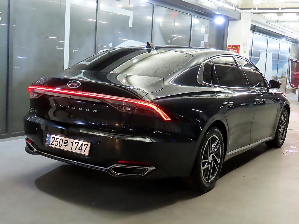 HYUNDAI Grandeur - Vista 4