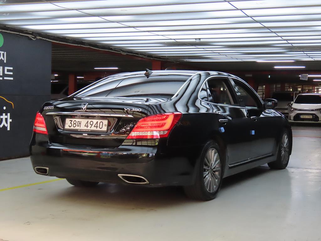 HYUNDAI Equus - Vista 4