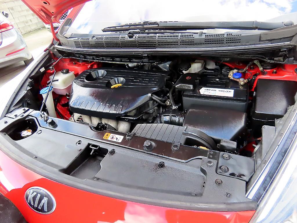 KIA Carens 2016 Rojo - Importación desde Corea - HF Imports Iquique - Foto 19