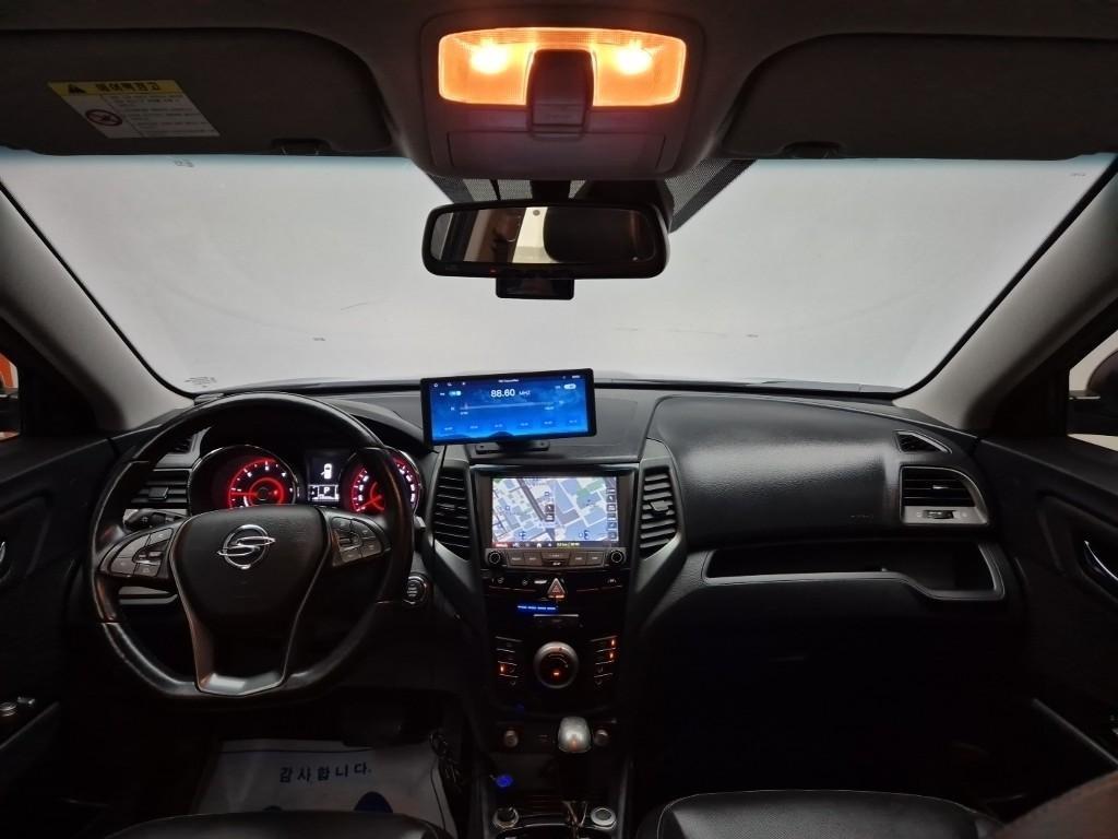 Ssangyong Tivoli - Vista 9