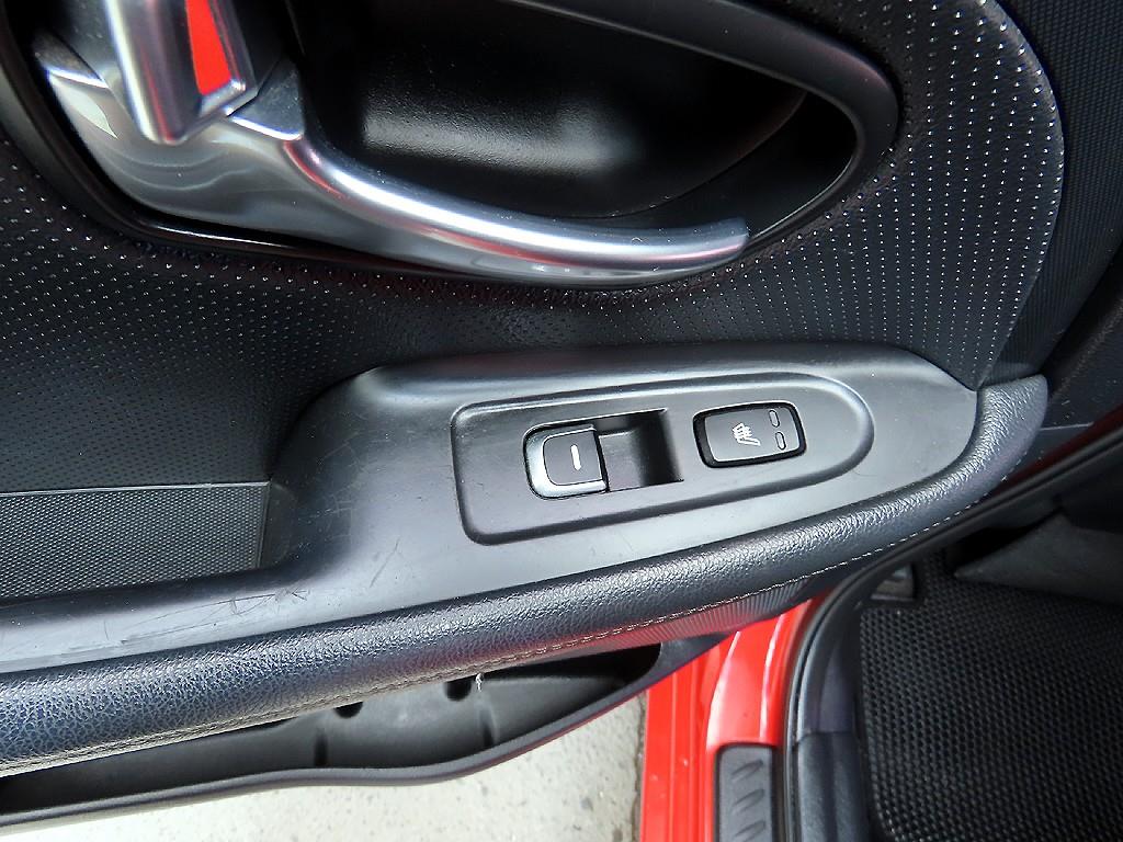 KIA Carens 2016 Rojo - Importación desde Corea - HF Imports Iquique - Foto 16