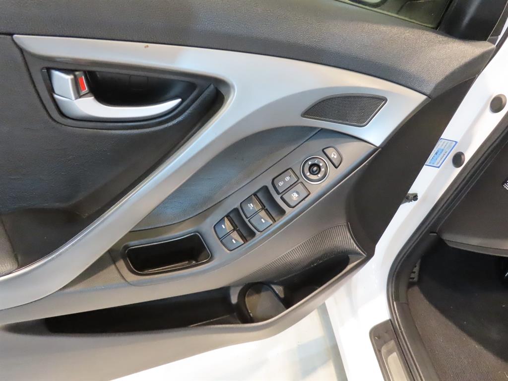 HYUNDAI Avante 2014 Blanco - Importación desde Corea - HF Imports Iquique - Foto 11