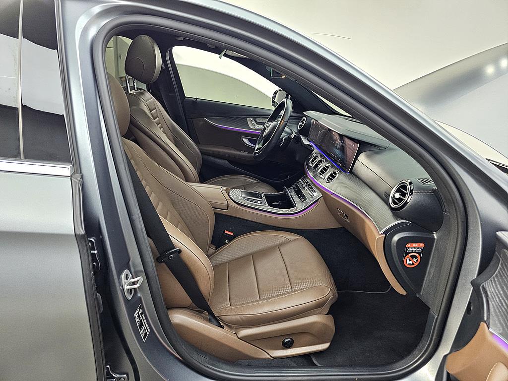 Mercedes Benz E class - Vista 11