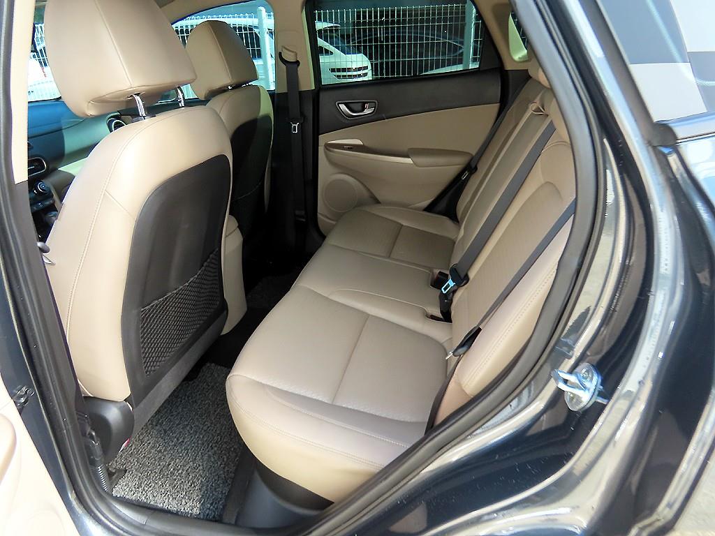 HYUNDAI Kona - Vista 7