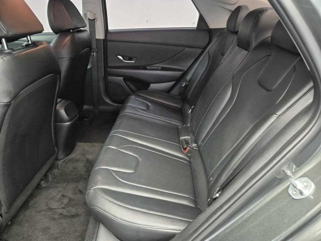 HYUNDAI Avante - Vista 12