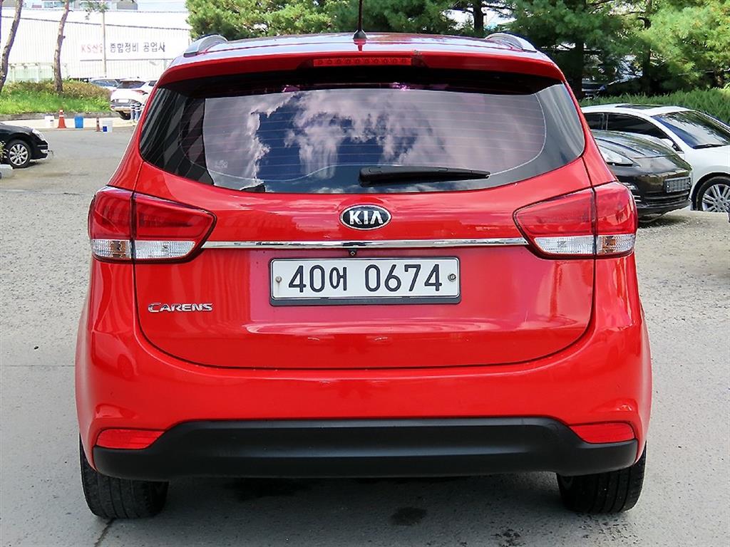 KIA Carens - Vista 4