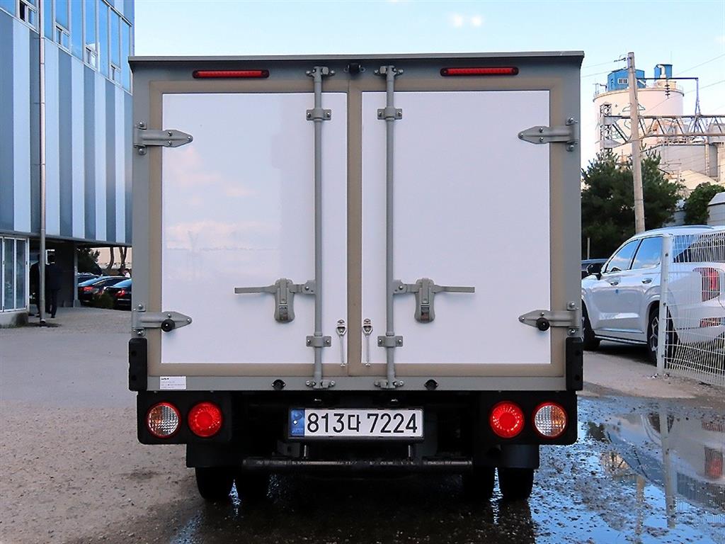 Small Truck Normal Box(Low Deck) - Vista 4