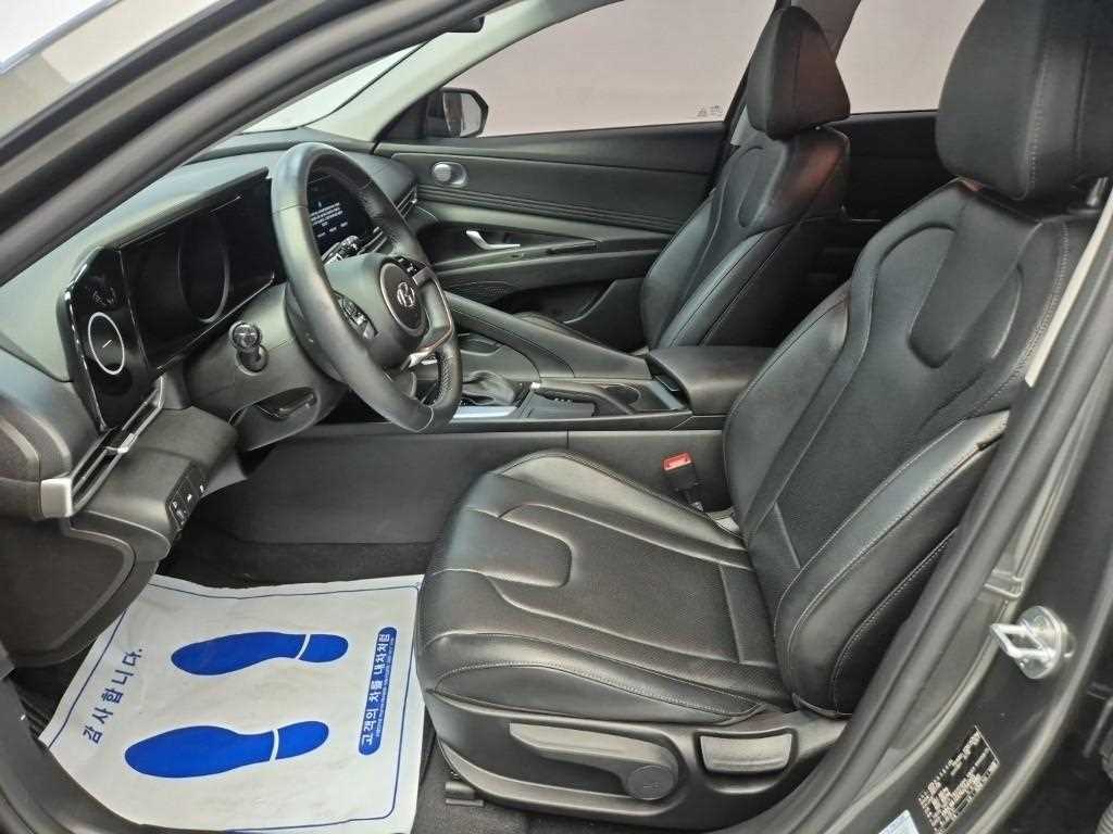 HYUNDAI Avante - Vista 11