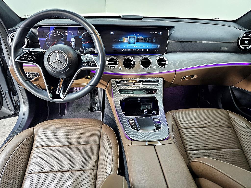 Mercedes Benz E class - Vista 5