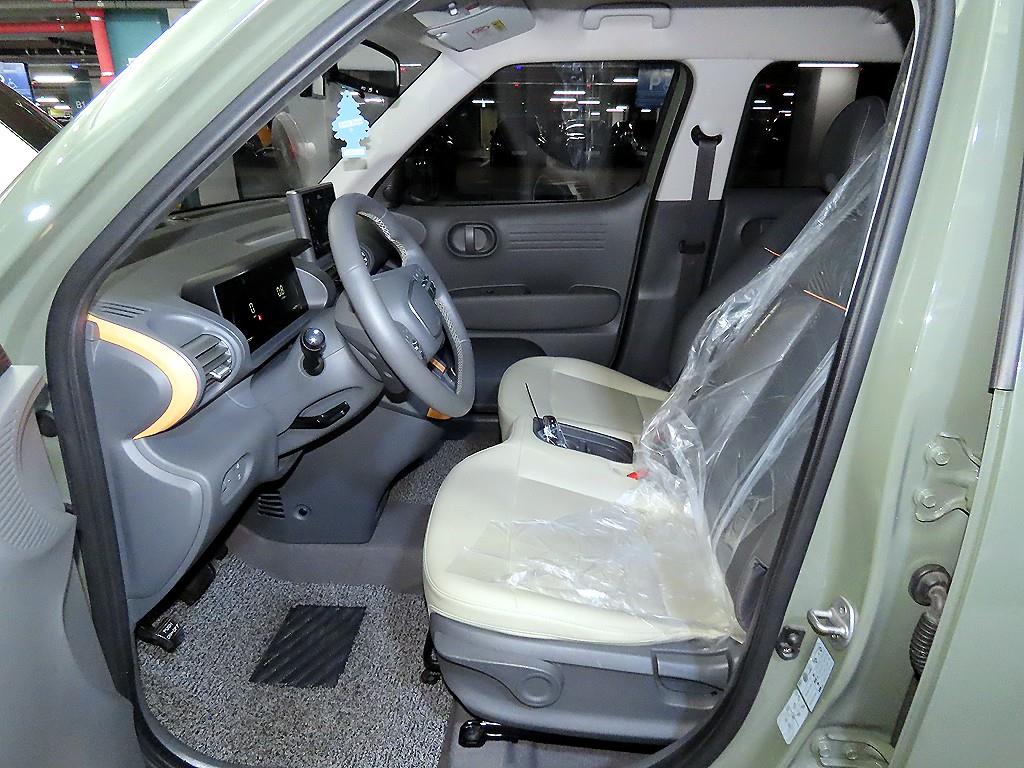 HYUNDAI Casper - Vista 6