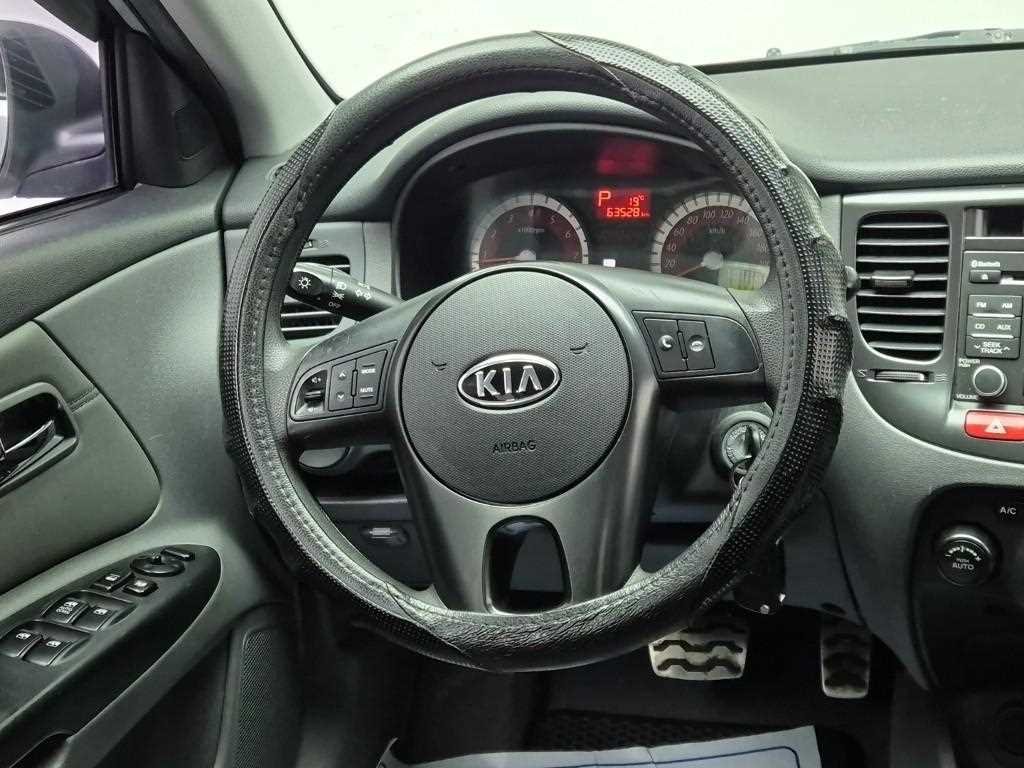 KIA Pride - Vista 9