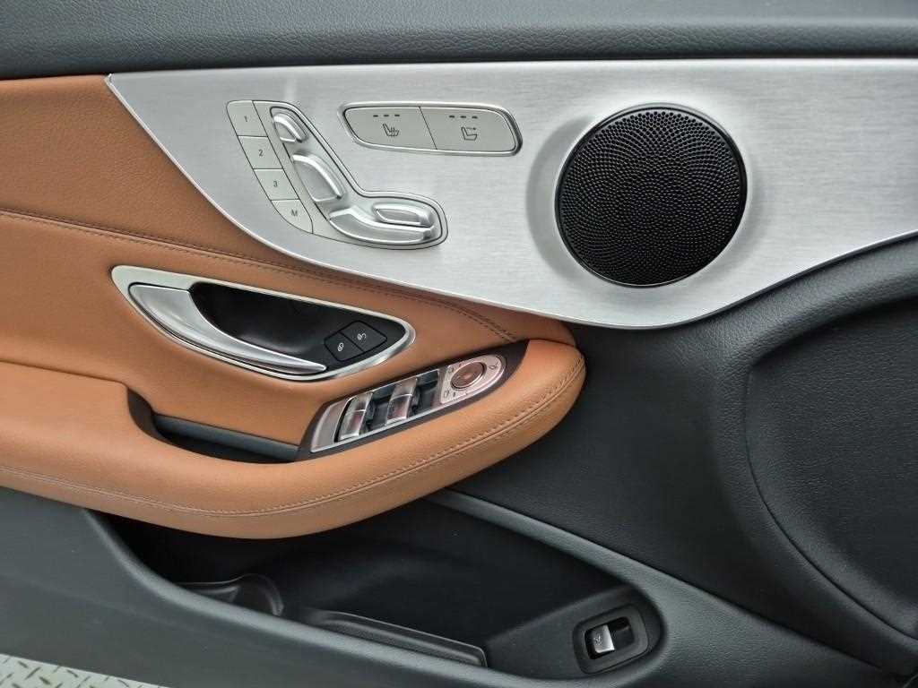 Mercedes Benz C Class 2019 Gris - Importación desde Corea - HF Imports Iquique - Foto 17