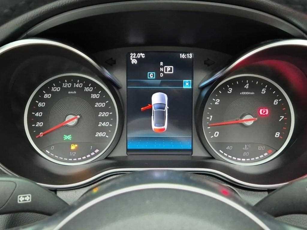 Mercedes Benz C Class - Vista 5