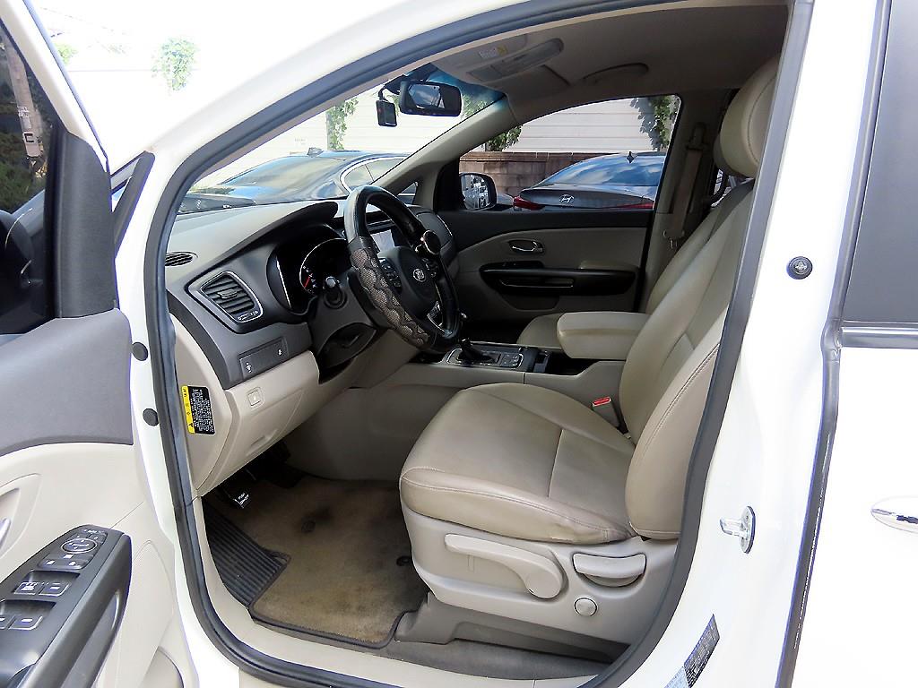 KIA Carnival - Vista 5