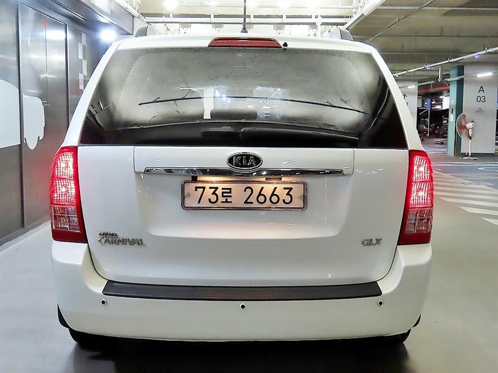 KIA Carnival - Vista 5