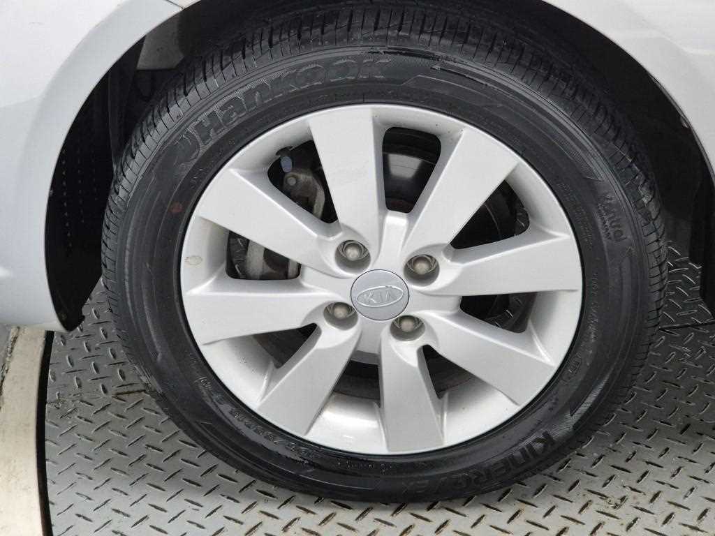 KIA Pride 2010 Plateado - Importación desde Corea - HF Imports Iquique - Foto 17