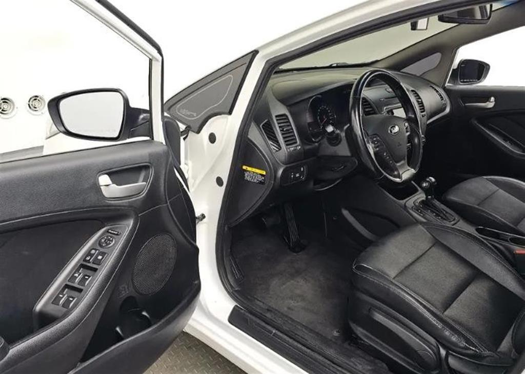 KIA K3 2013 Blanco - Importación desde Corea - HF Imports Iquique - Foto 8