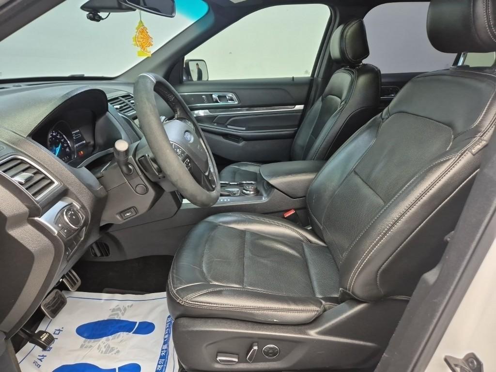 Ford Explorer - Vista 11