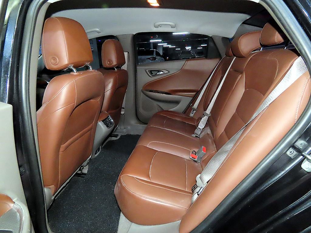 Chevrolet Malibu - Vista 7