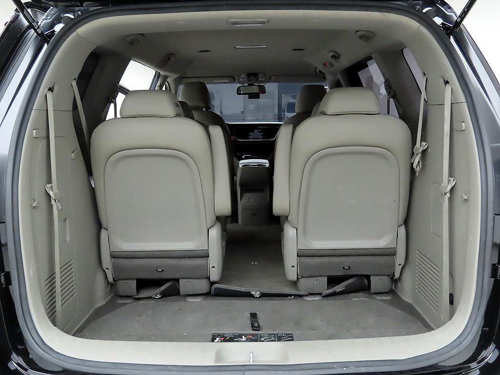 KIA Carnival - Vista 5