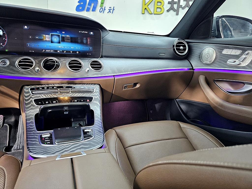 Mercedes Benz E class - Vista 10