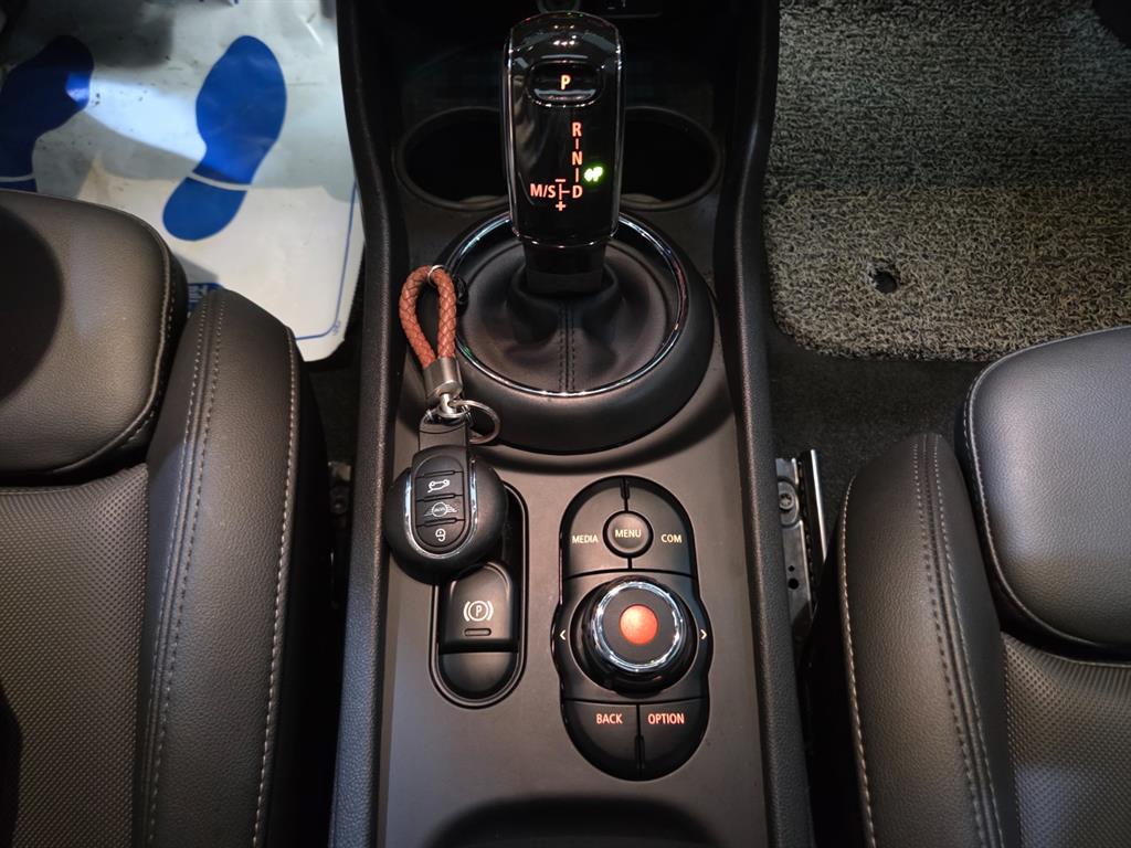 Mini Clubman 2021 Negro - Importación desde Corea - HF Imports Iquique - Foto 13