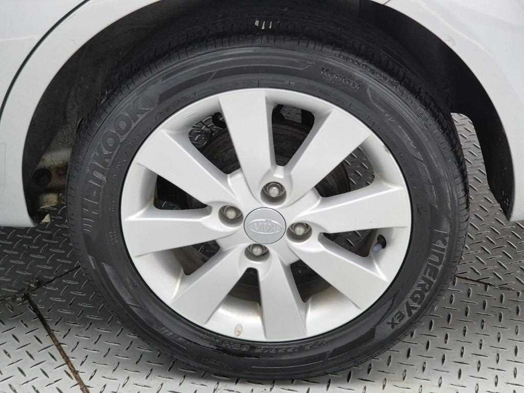 KIA Pride 2010 Plateado - Importación desde Corea - HF Imports Iquique - Foto 18