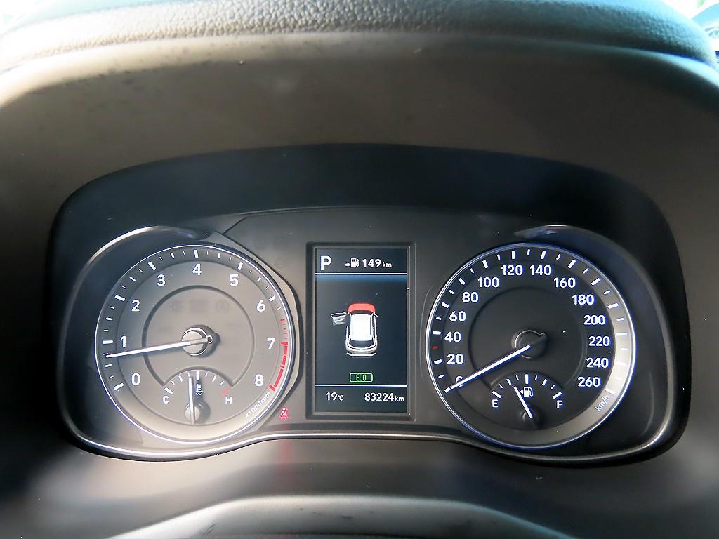 HYUNDAI Kona - Vista 9