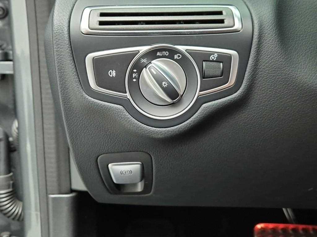 Mercedes Benz C Class 2019 Gris - Importación desde Corea - HF Imports Iquique - Foto 16