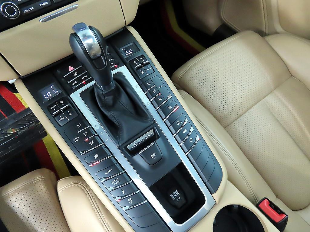 Porsche Macan - Vista 10