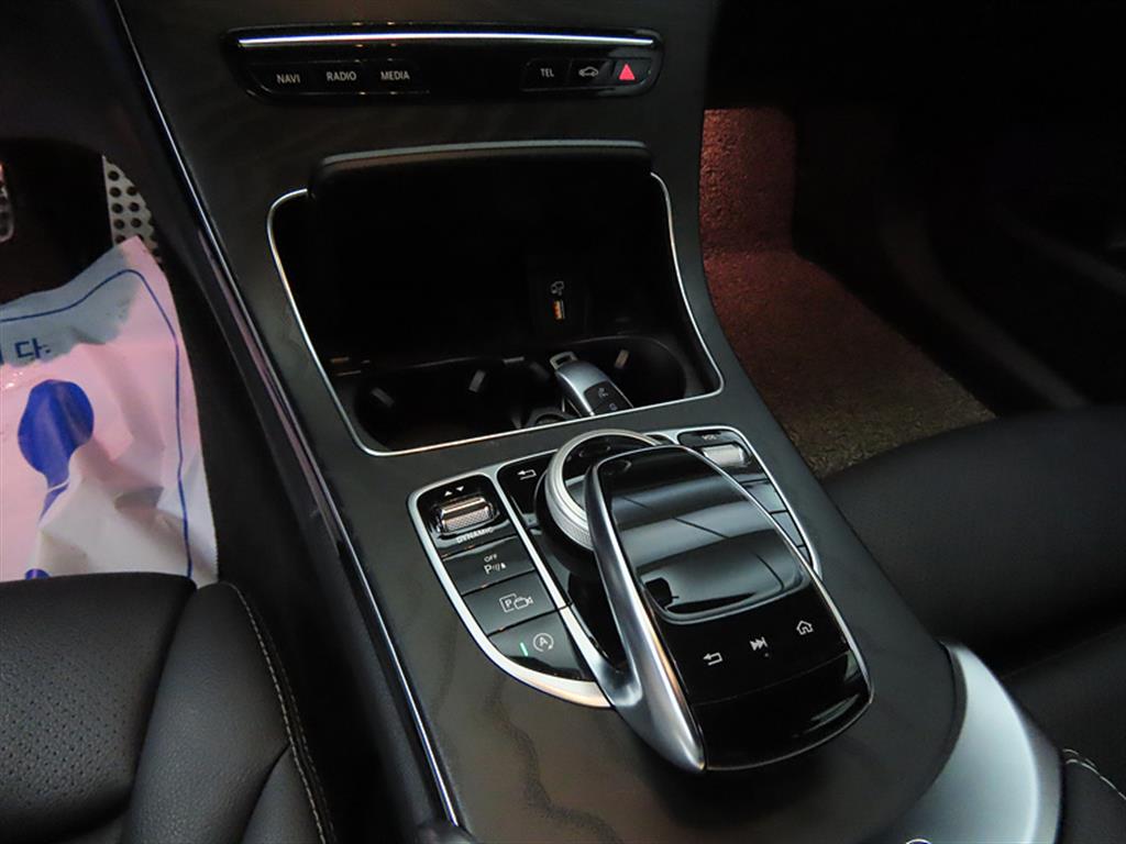 Mercedes Benz C Class - Vista 11