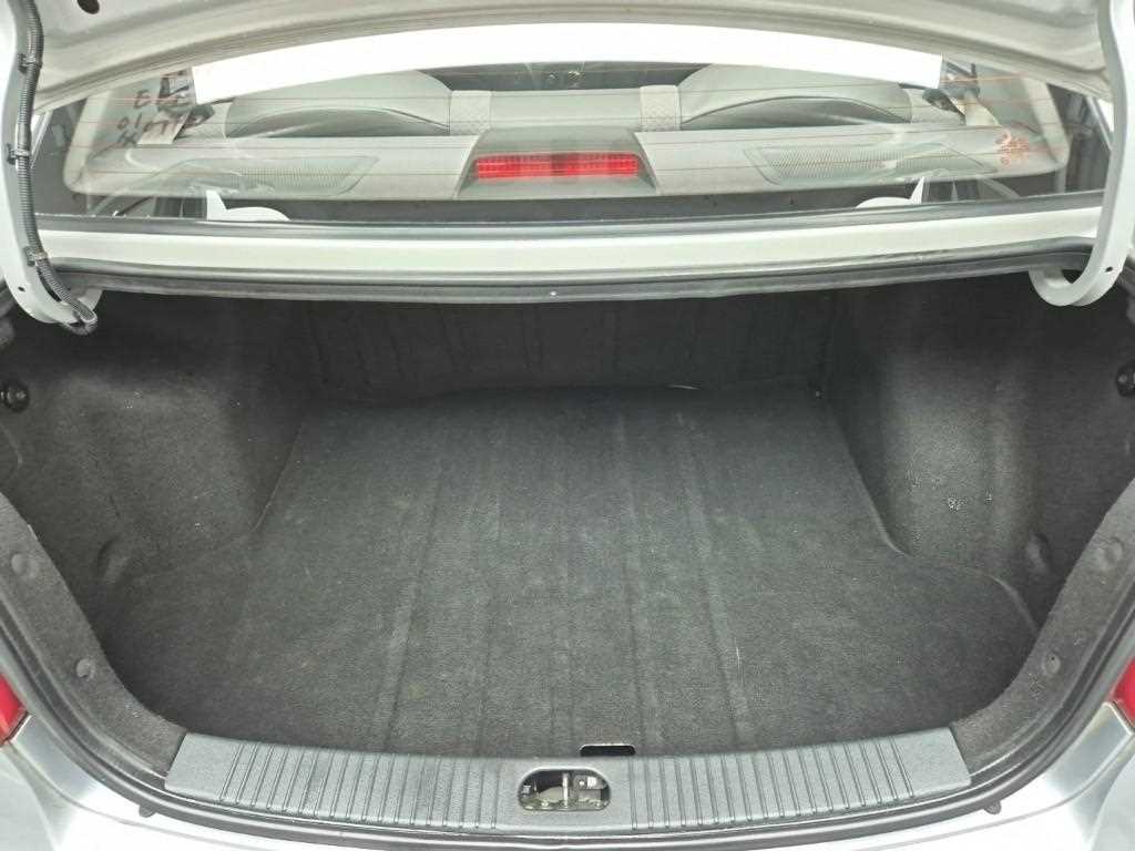 KIA Pride 2010 Plateado - Importación desde Corea - HF Imports Iquique - Foto 16