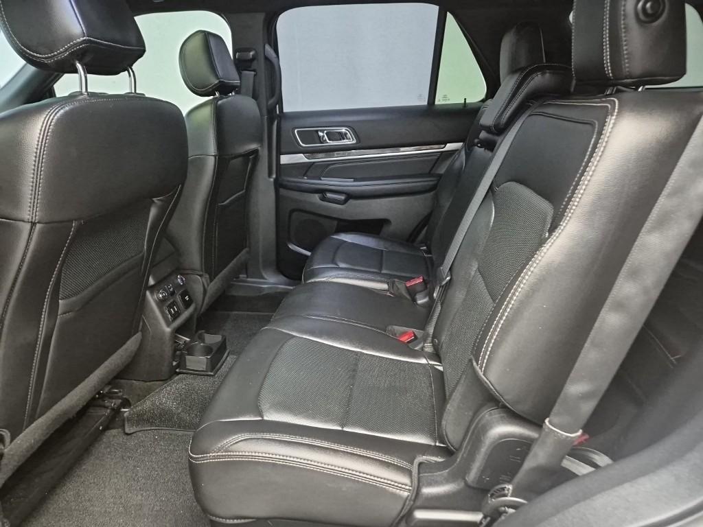 Ford Explorer - Vista 12