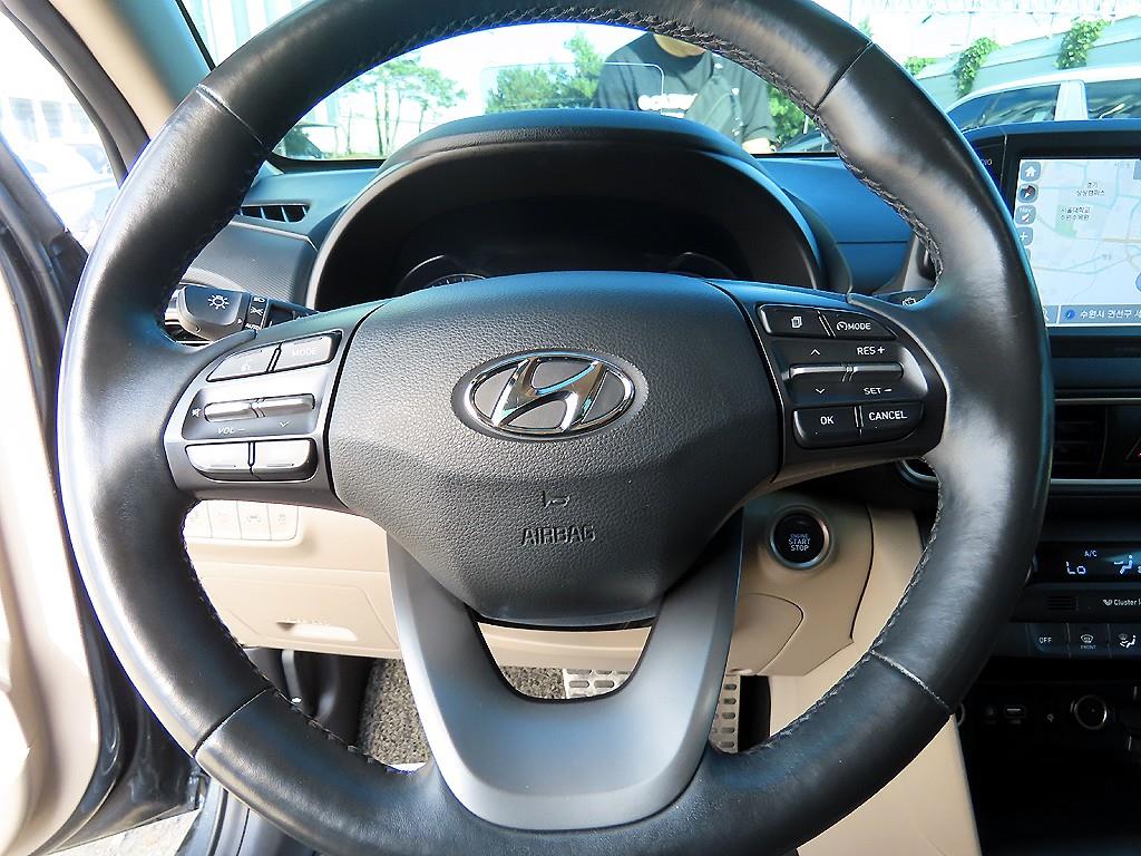 HYUNDAI Kona - Vista 8