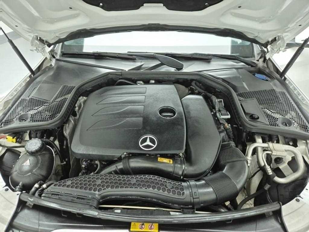 Mercedes Benz C Class - Vista 5