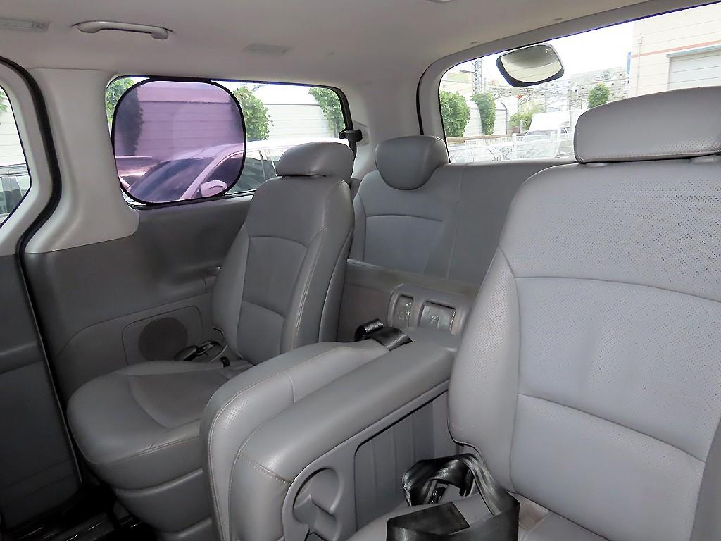 HYUNDAI Starex - Vista 7