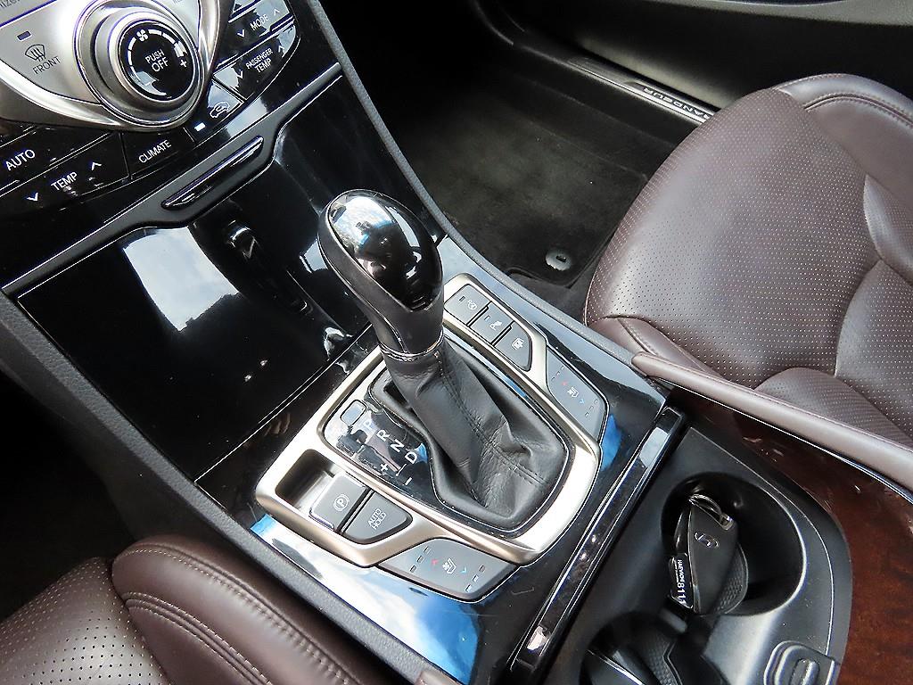 HYUNDAI Grandeur - Vista 10