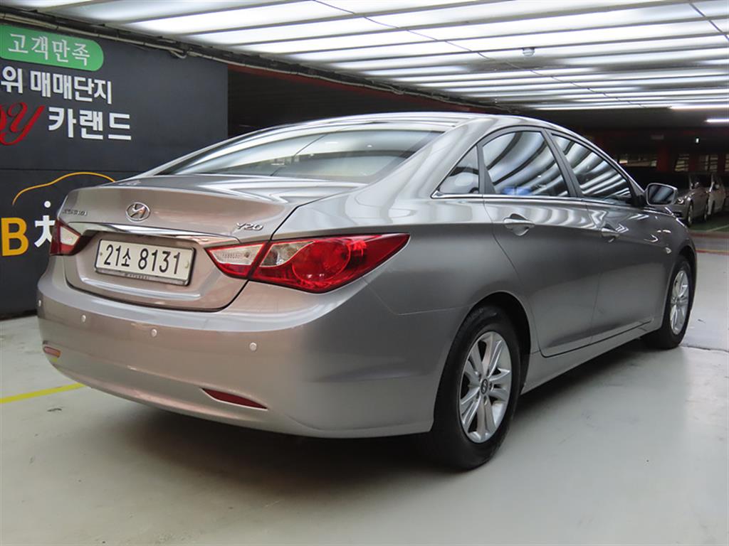 HYUNDAI Sonata - Vista 4