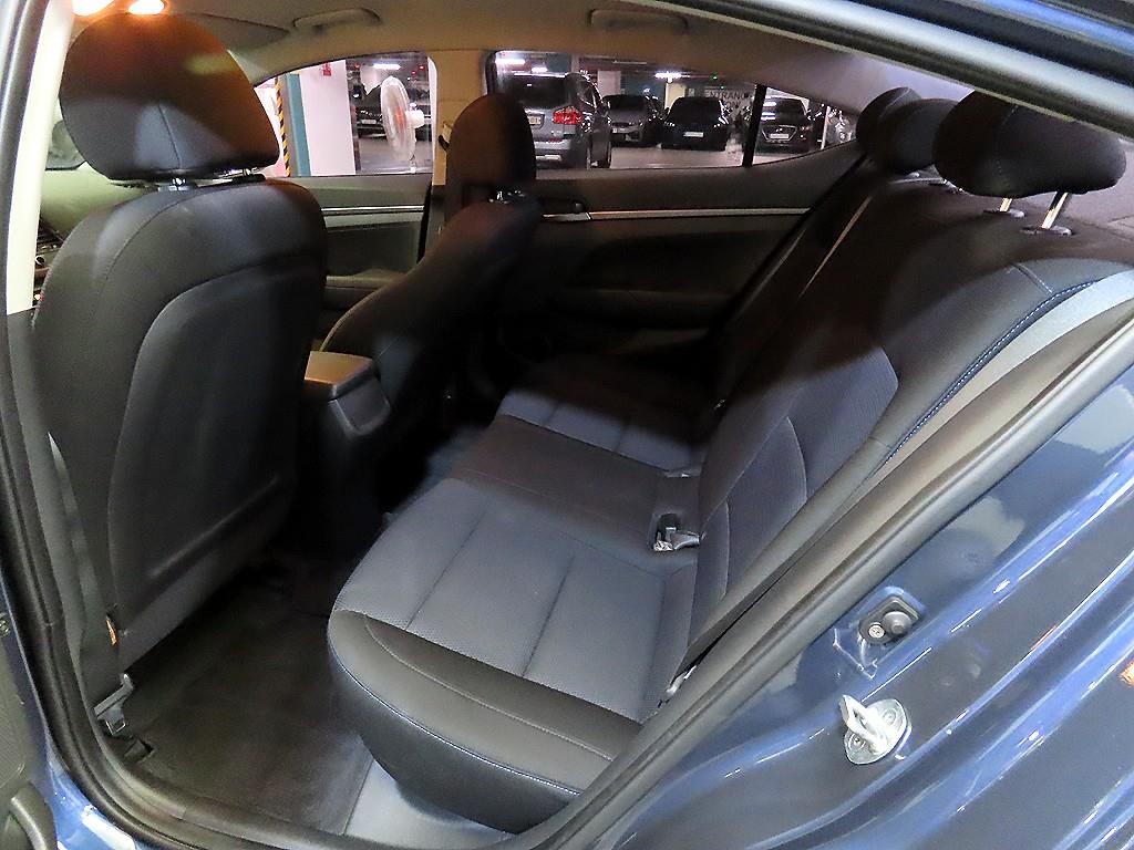 HYUNDAI Avante - Vista 7