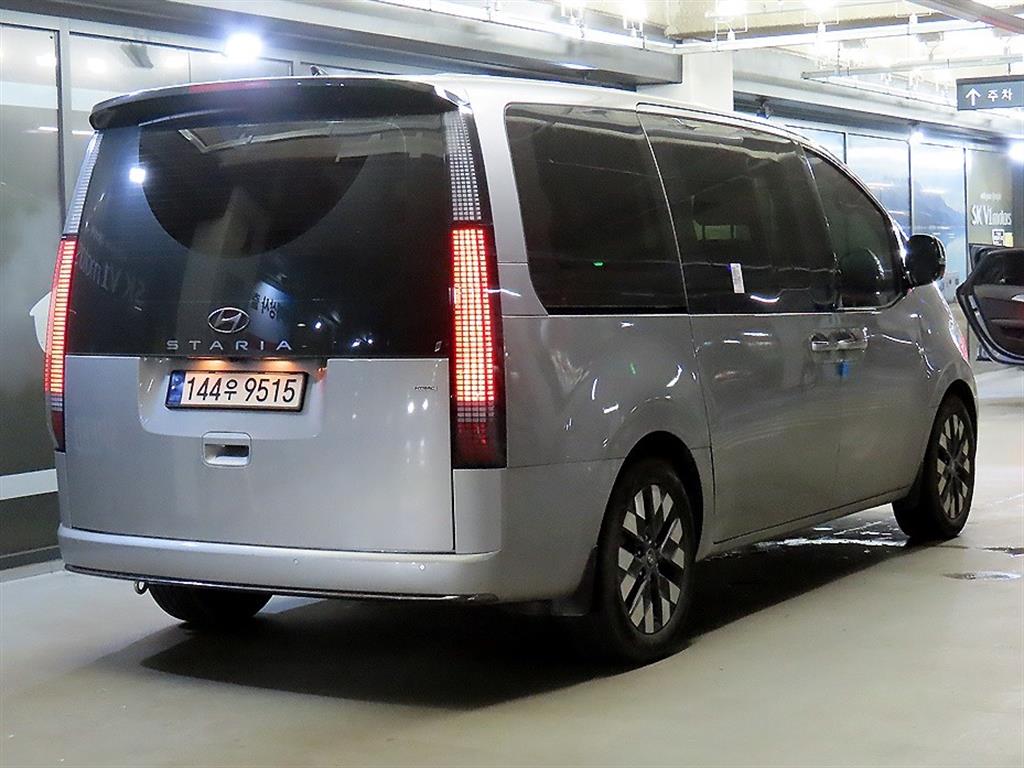 HYUNDAI Staria - Vista 4
